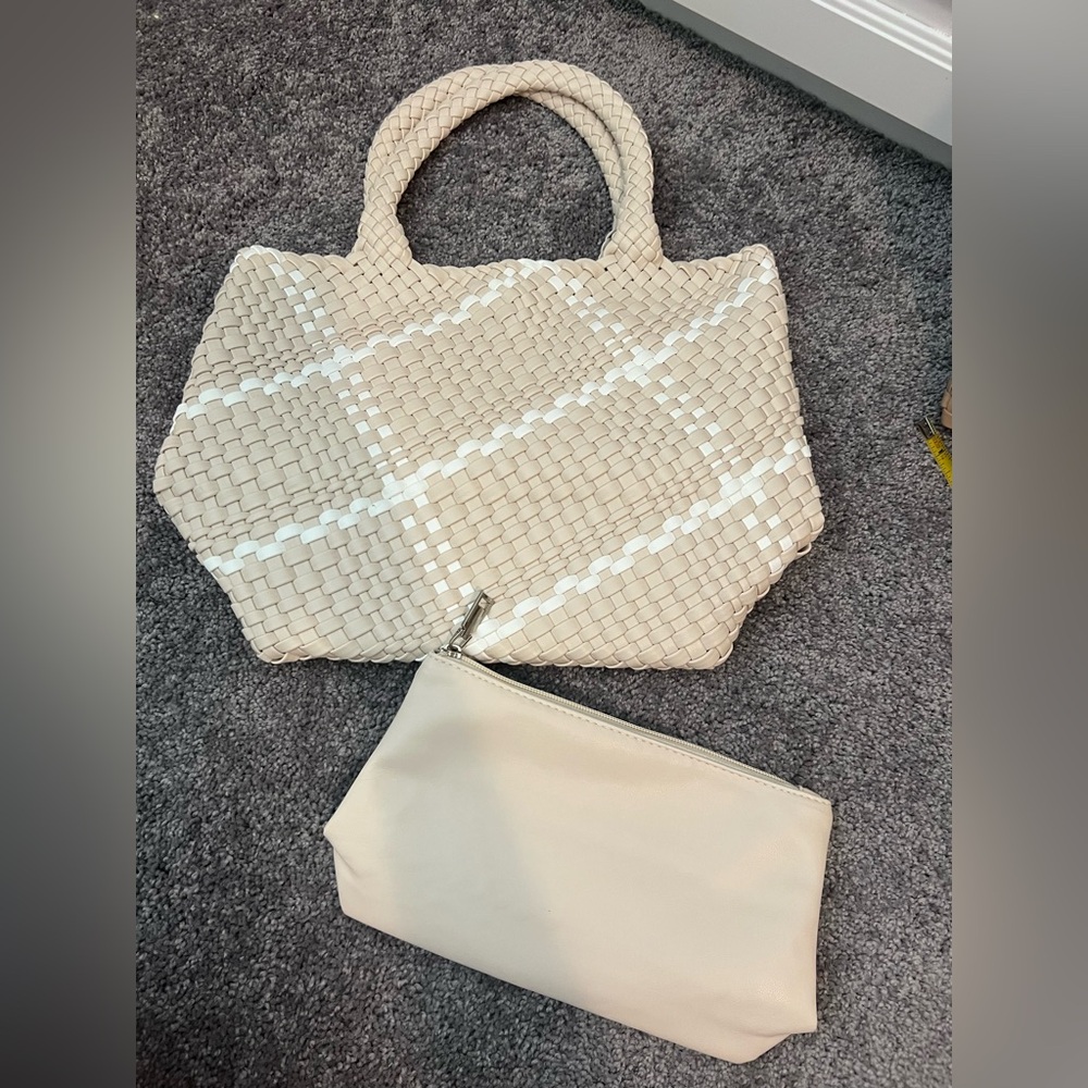 Woven Shoulder Bag/w pouch NWOT - Picture 2 of 8